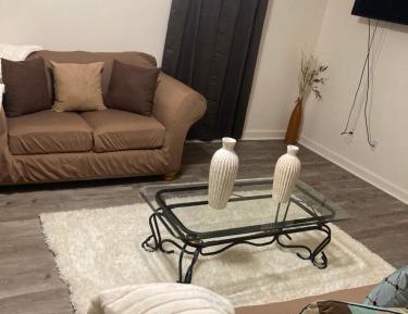 One-Bedroom Apartment - Non-Smoking