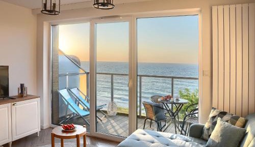 One-Bedroom Apartment with Sea View