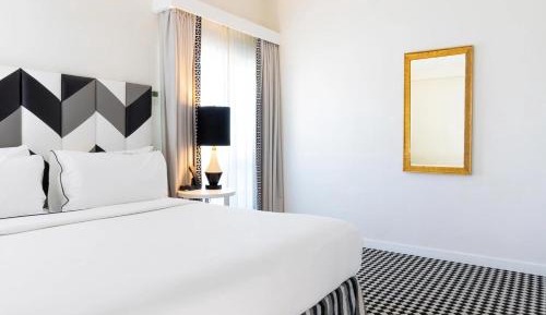 Signature King Suite, top floor with Balcony