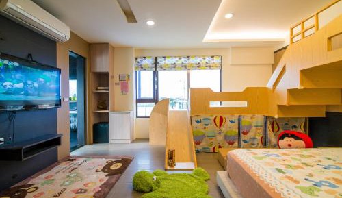 Family Room (2 Adults + 2 Children)