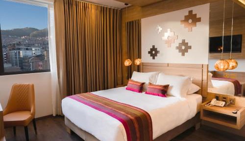 Deluxe Queen Room