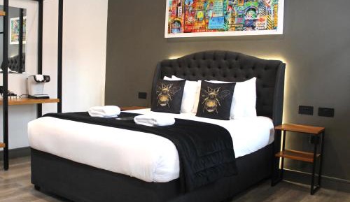 Deluxe King Suite
