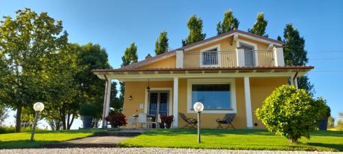 Villa with Garden View