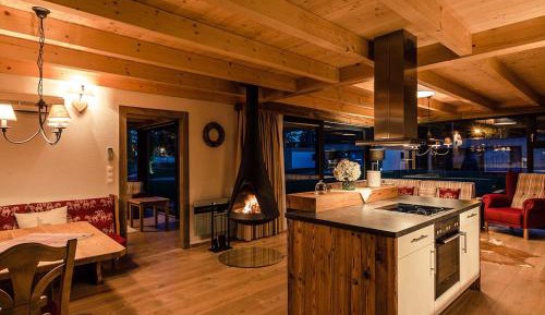 Deluxe Suite with Spa Bath