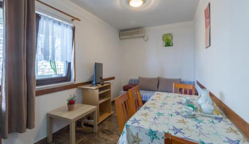 One-Bedroom Apartment with Terrace and Sea View