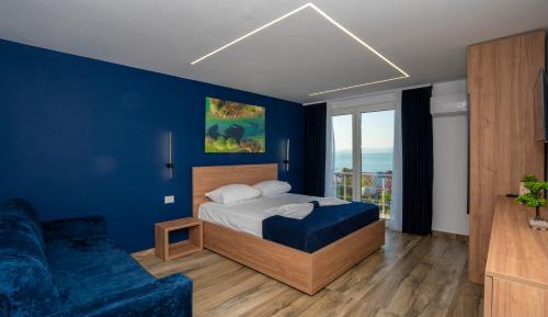 Family Room with Lake View