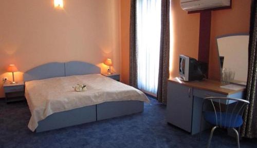 Junior Suite (2 Adults)