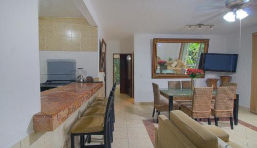 Two-Bedroom Deluxe Apartment with Balcony