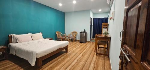 Queen Room with Sea View