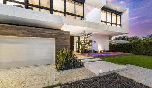 Six-Bedroom Holiday Home