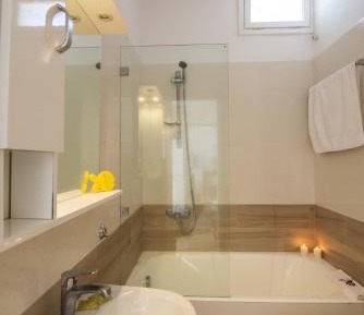 Villa with Outdoor Hydro-massage and Sea View