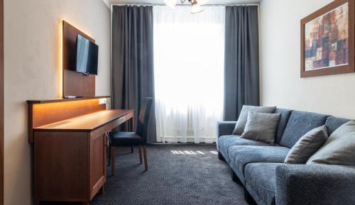 One-Bedroom Premier Apartment