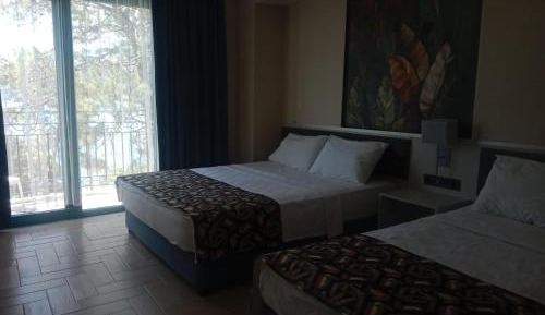 Deluxe Triple Room with Sea View