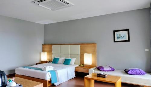 Seaside Deluxe Suite with Jacuzzi 