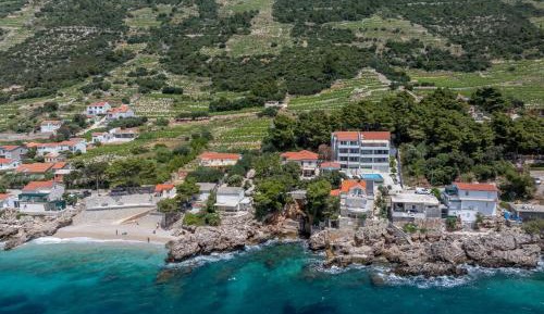 One-Bedroom Apartment with Sea View and Balcony