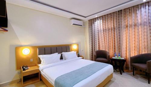 Deluxe Queen Room