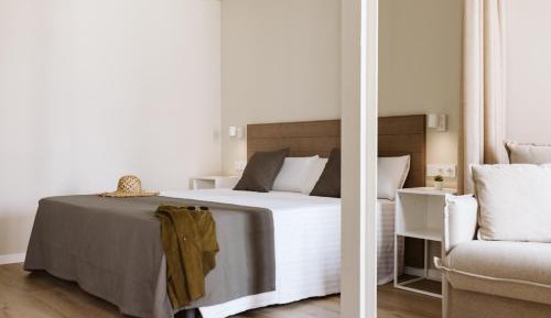Classic Quadruple Room