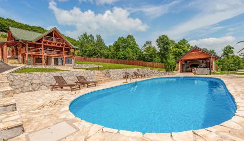 Three-Bedroom Holiday Home 