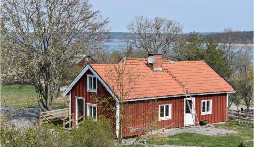 Three-Bedroom Holiday Home 