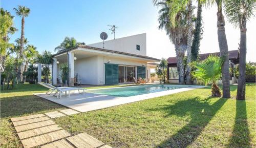 Three-Bedroom Holiday Home 