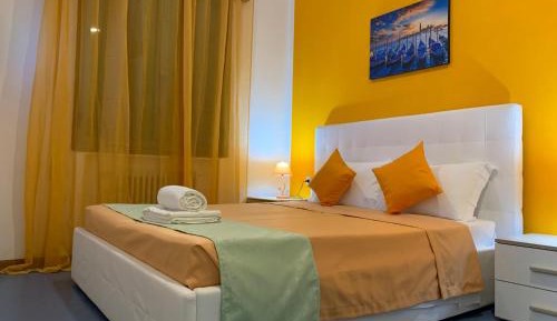 Deluxe Queen Suite