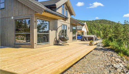 Three-Bedroom Holiday Home 