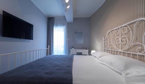 One Bedroom Apartment with Balcony
