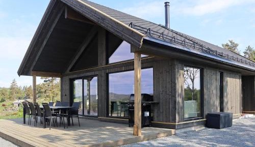 Five-Bedroom Holiday Home