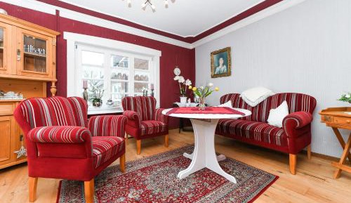 One-Bedroom Apartment with Shower