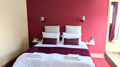 Deluxe Queen Room