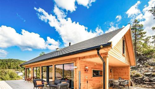 Four-Bedroom Holiday Home