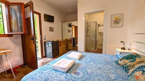 Standard Double Room with Garden View