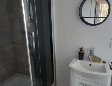 Quadruple Room with Private Bathroom
