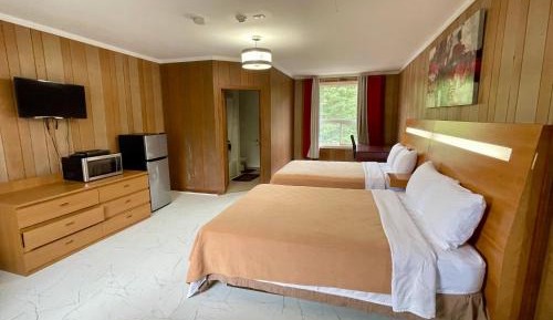 Double Room with Private Bathroom