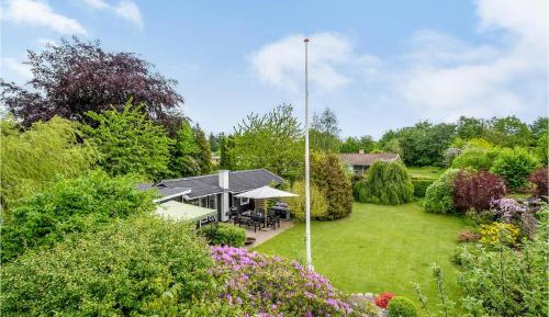 One-Bedroom Holiday Home