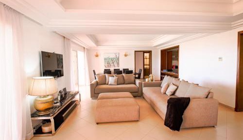Four-Bedroom Deluxe Apartment
