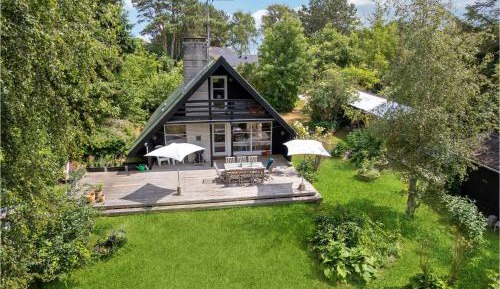 Three-Bedroom Holiday Home 