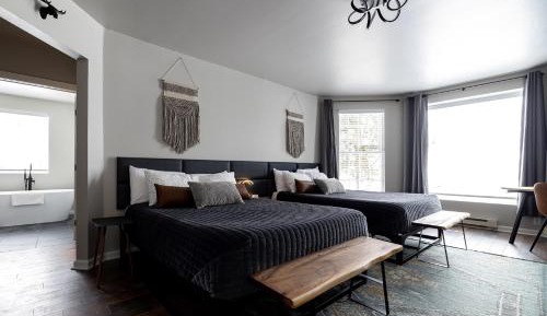 Deluxe Suite