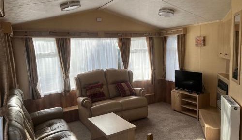 Poppy 34 Three-Bedroom 