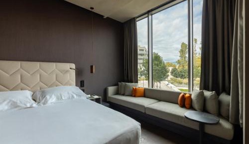 Standard Queen Room