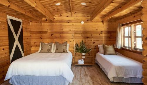 Basic Triple Room with Shared Bathroom