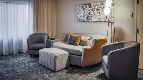 One-Bedroom Queen Suite with Sofa Bed