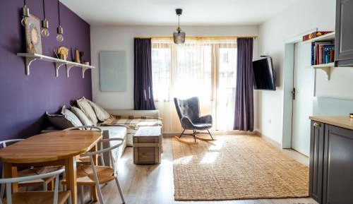 Two-Bedroom Deluxe Apartment with Balcony