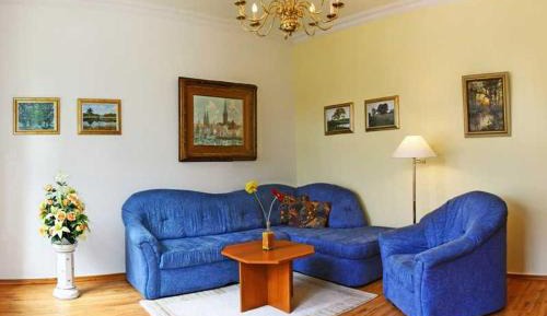 One-Bedroom Apartment with Terrace
