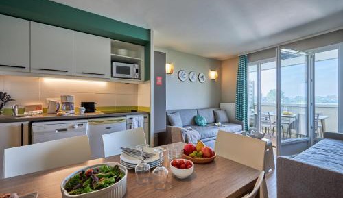 One-Bedroom Apartment with Terrace or Balcony (5 People) - Bocage View