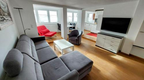 Apartment with Mountain View
