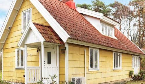 Three-Bedroom Holiday Home 