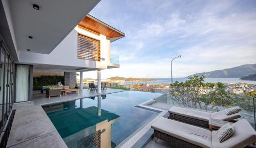 Villa with Sea View