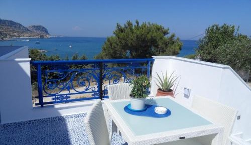 Studio Apartment with Sea View