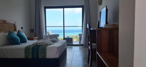 Deluxe Double Room with Balcony and Sea View